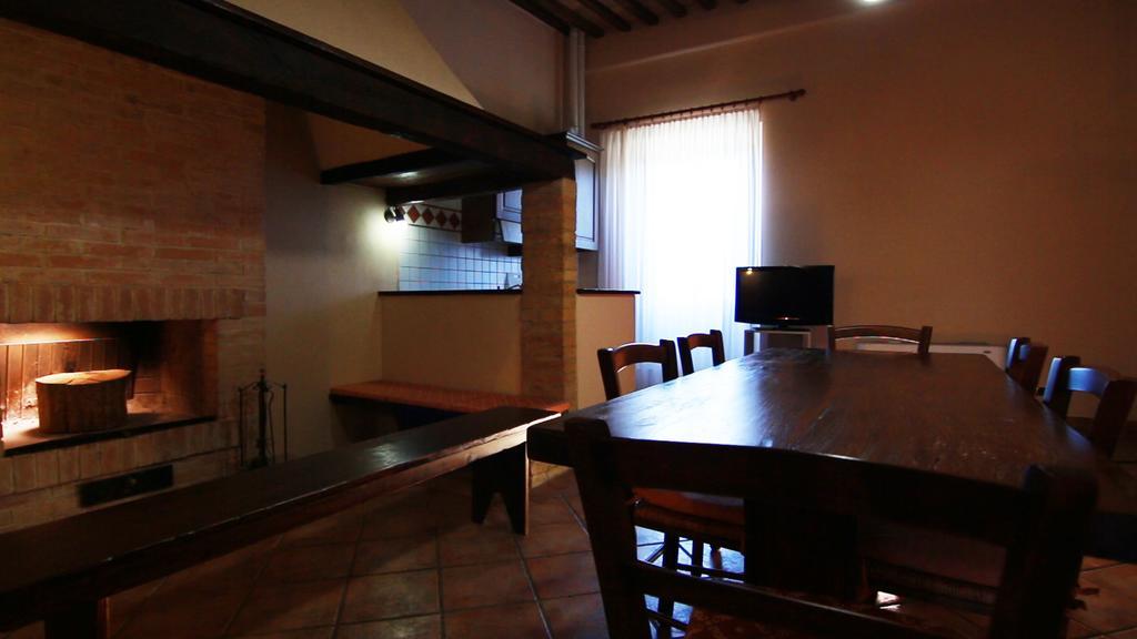 Antica Grancia Di Quercecchio Apartment มอนตาลชิโน ภายนอก รูปภาพ